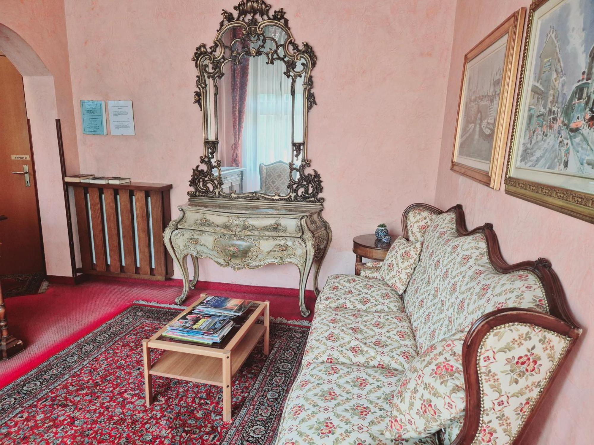 Hotel Montecarlo Castellanza Kültér fotó